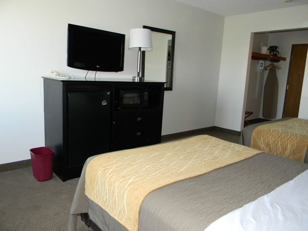 Boarders Inn & Suites By Cobblestone Hotels - Munising Wetmore エクステリア 写真