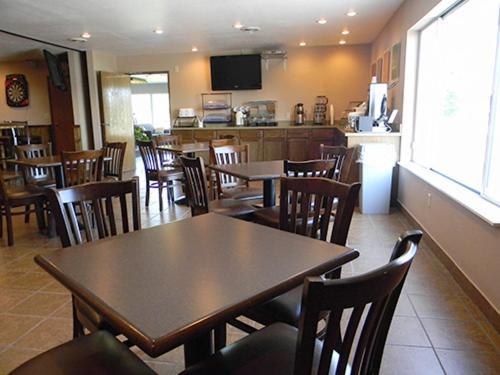 Boarders Inn & Suites By Cobblestone Hotels - Munising Wetmore エクステリア 写真